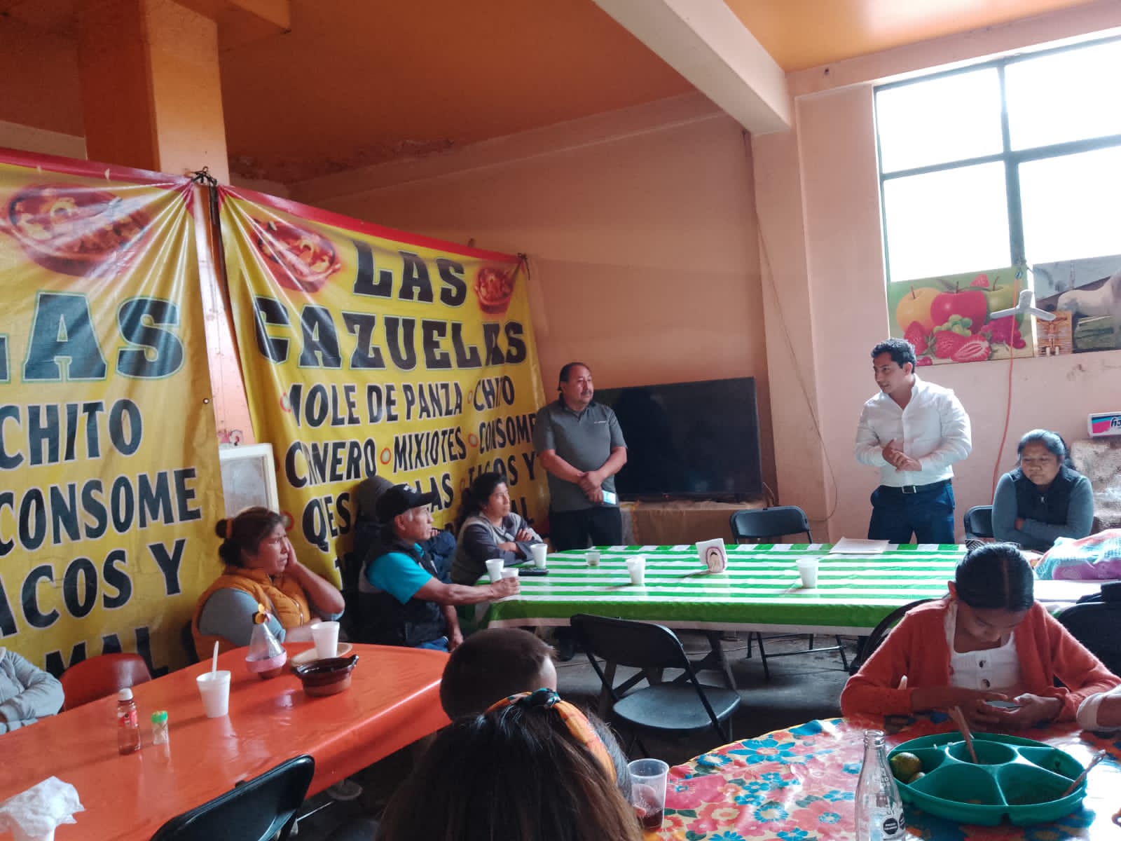 Integran nuevo comité con vecinos de la comunidad de Acuitlapilco